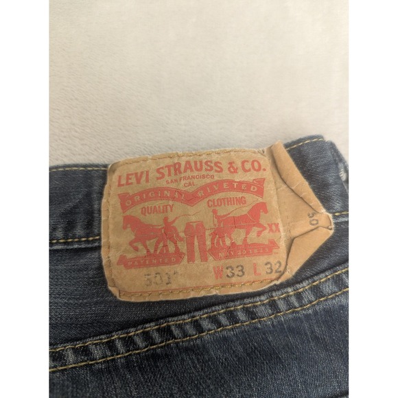 Levis 501 Jeans Mens 33x32 Blue Medium Wash Straight Leg Button Fly Denim - Picture 8 of 14